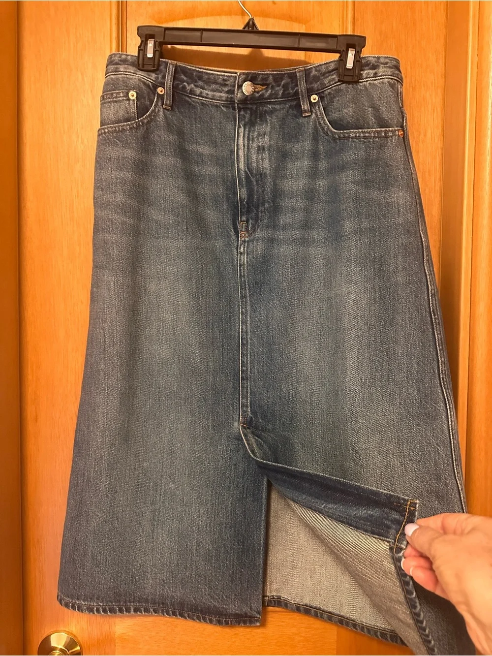 NWT Club Monaco Medium Wash Denim Midi Pencil Skirt Size 30